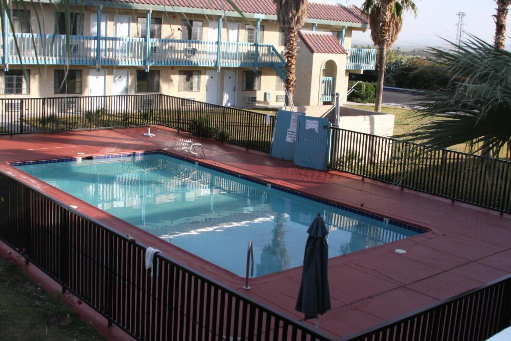 Days Inn & Suites By Wyndham Needles Exterior photo